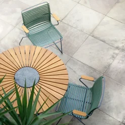 Chaise en métal et plastique multicolore rouge / jaune avec accoudoirs CLICK - Houe
