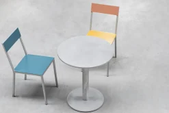 Chaise en métal jaune et rose 52x39x80cm - valerie_objects