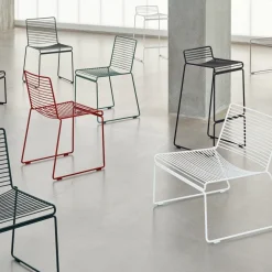 Chaise en métal rouge Hee - HAY