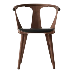 Chaise en noyer laqué et cuir noir SK2 In Between - &tradition