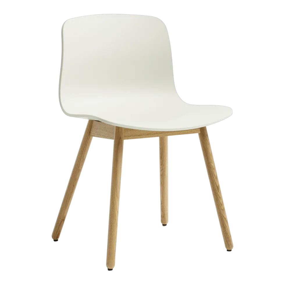 Chaise en plastique recyclé crème et pieds en chêne AAC 12 2.0 - HAY