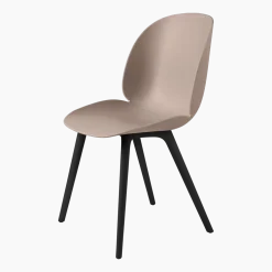 Chaise en plastique rose et base noire Beetle - Gubi