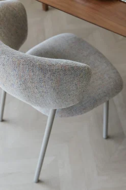 Chaise en tissu et acier beige Nalia - The Cool Republic