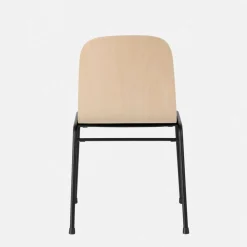 Chaise en tissu rouge et cadre noir Touchwood - Hem