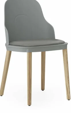 Chaise à l'assise en cuir gris et au pietement en chêne Allez Grey - Normann Copenhagen