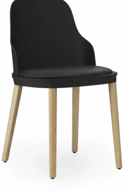 Chaise à l'assise en cuir noir et au pietement en chêne Allez noir - Normann Copenhagen
