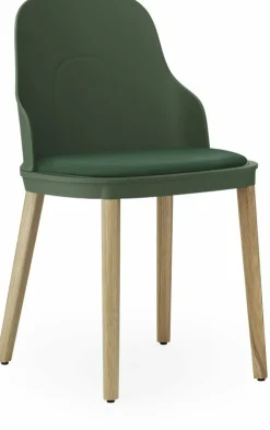 Chaise à l'assise en tissu canvas vert parc et piètement en chêne Allez Park vert - Normann Copenhagen