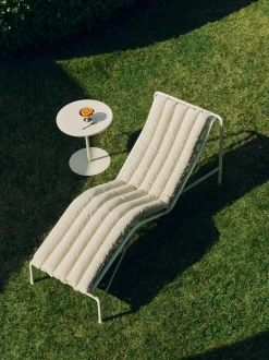 Chaise longue en métal crème Palissade - HAY
