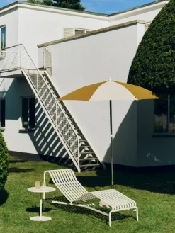 Chaise longue en métal crème Palissade - HAY
