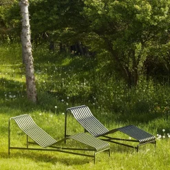 Chaise longue en métal olive Palissade - HAY