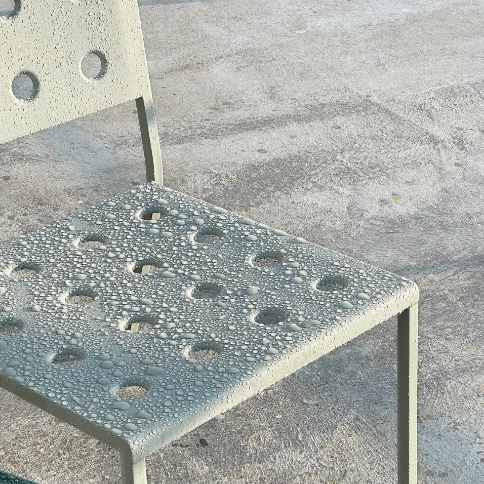 Chaise lounge de jardin en acier anthracite Balcony - HAY