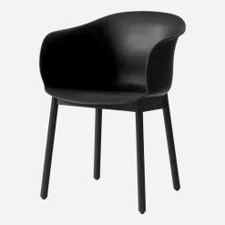 Chaise noire piétement en bois de chêne noir JH30 - &tradition
