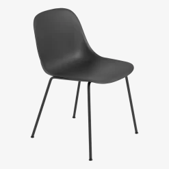 Chaise noire piétement tubes Fiber - Muuto