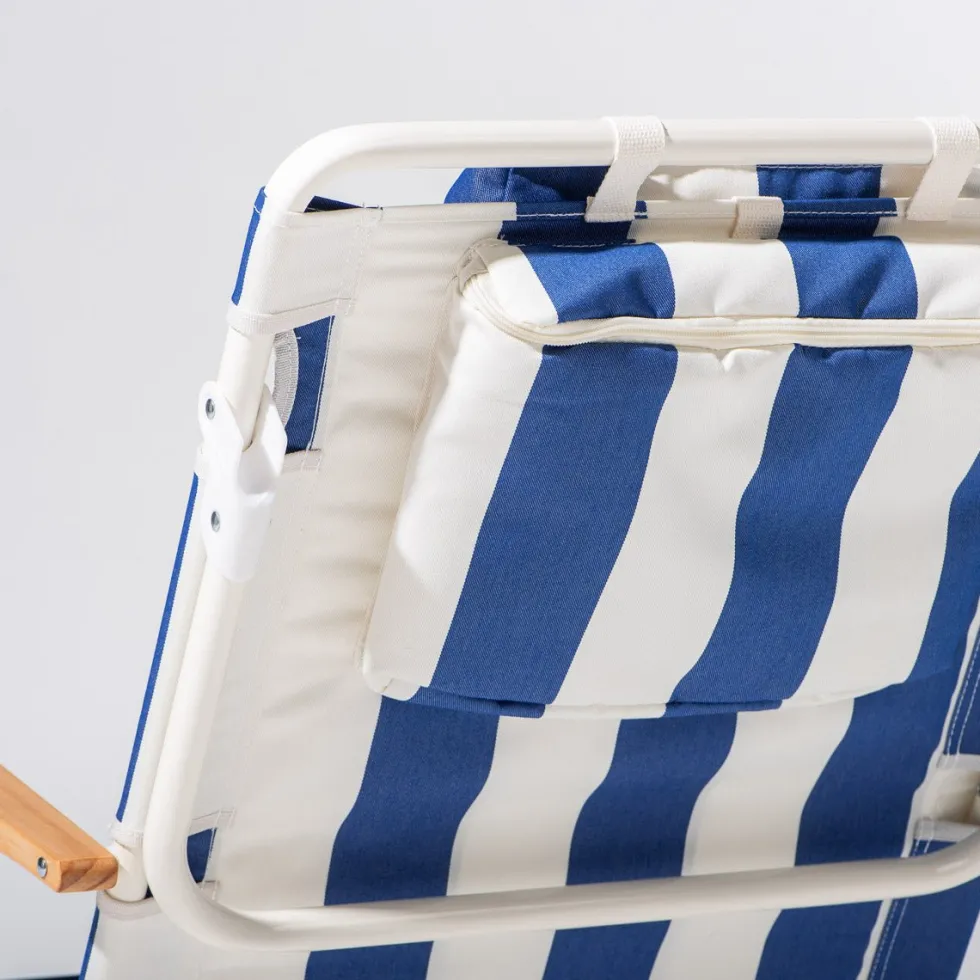 Chaise pliante de plage en toile à rayures bleu Crew Blue Stripe The Penny - Business & Pleasure