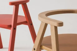 Chaise pour enfant en bois de hêtre massif coloré vert profond Growing Green - Nobodinoz