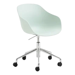 Chaise réglable à roulettes en plastique recyclé dusty mint et pieds en aluminium AAC 252 2.0 - HAY