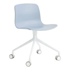 Chaise à roulettes en plastique recyclé bleu ardoise et pieds en aluminium blanc AAC 14 2.0 - HAY