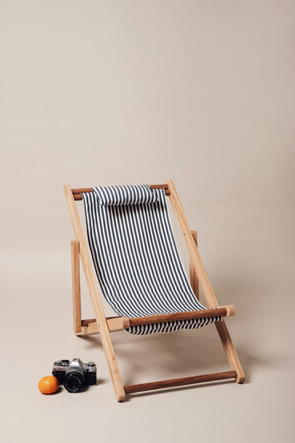 Chilienne pour enfants bleue à fines rayures blanches Mini Sling Chair - Business & Pleasure