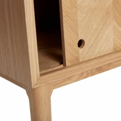 Console motif chevron en bois de chêne clair - Hübsch