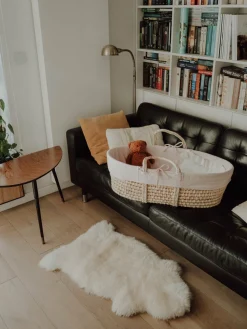 Couffin en fibres naturelles et revêtement rose Moses - Happy Moses