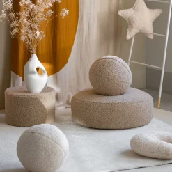 Coussin ballon rond en sherpa bouclé biscuit 35cm Cushion - Wigiwama