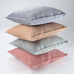 Coussin carré en velours côtelé brown sugar 45cm Cushion - Wigiwama