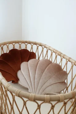 Coussin coquillage en velours perle cuivré Shells - Moi Mili