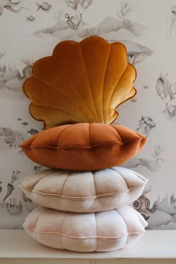 Coussin coquillage en velours perle doré Shells - Moi Mili