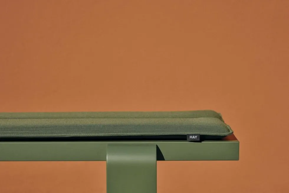 Coussin d'assise olive 140 cm pour le banc Weekday - Hay