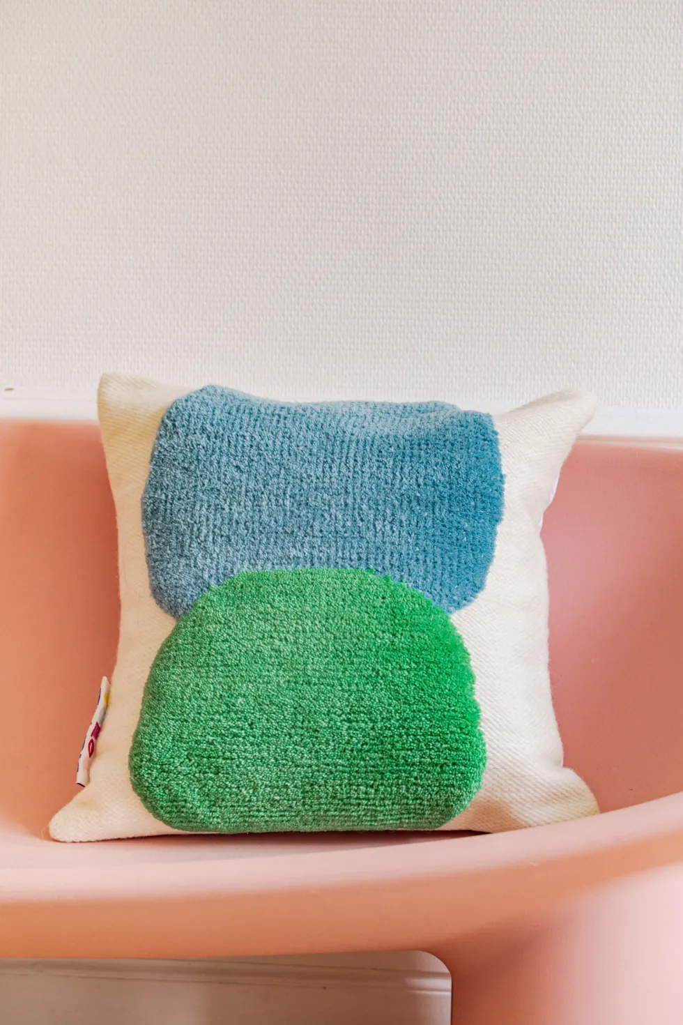 Coussin en laine 45x45cm The Vase - Colortherapis
