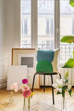 Coussin en laine 45x45cm The Vase - Colortherapis