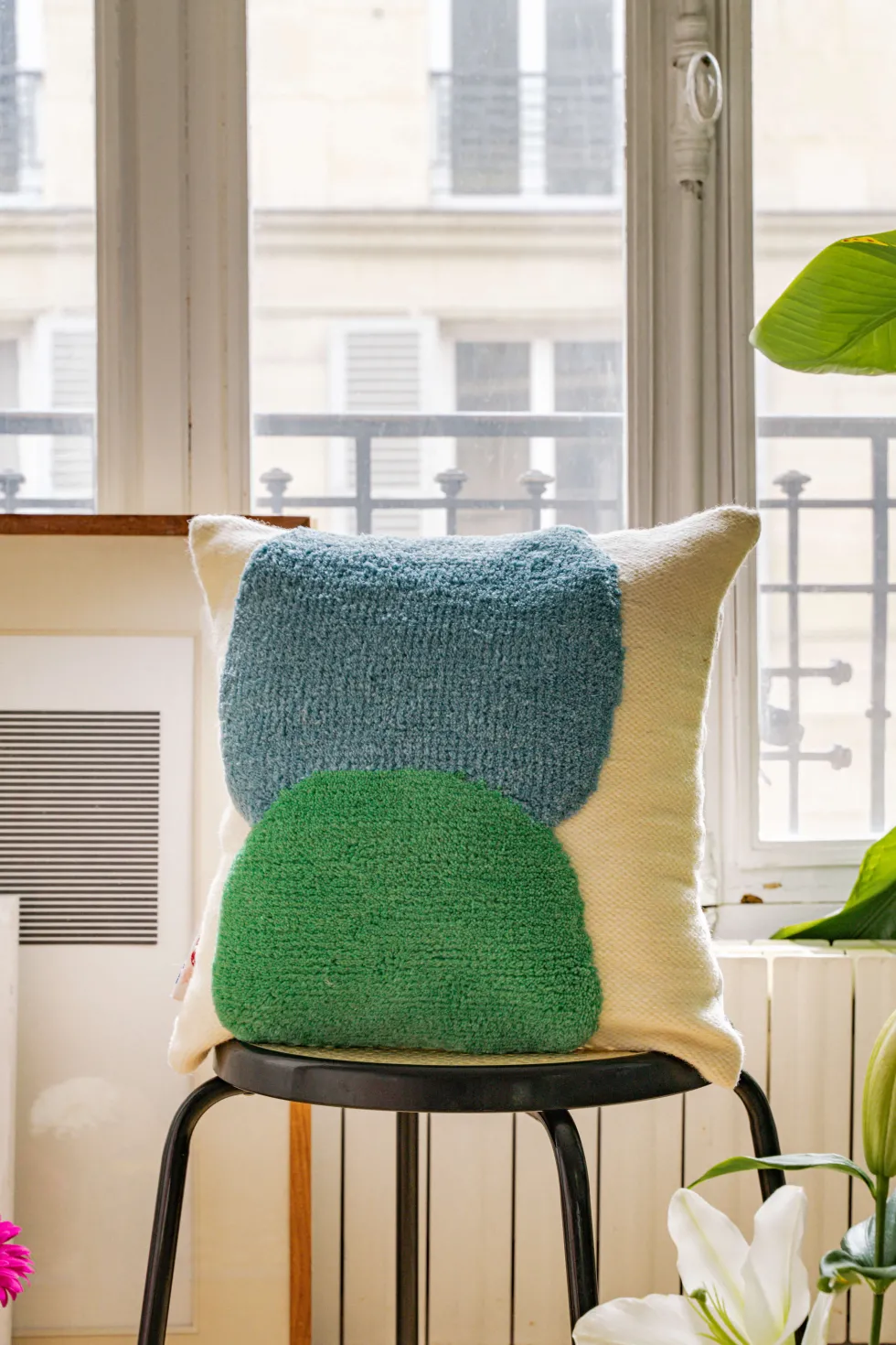 Coussin en laine 45x45cm The Vase - Colortherapis