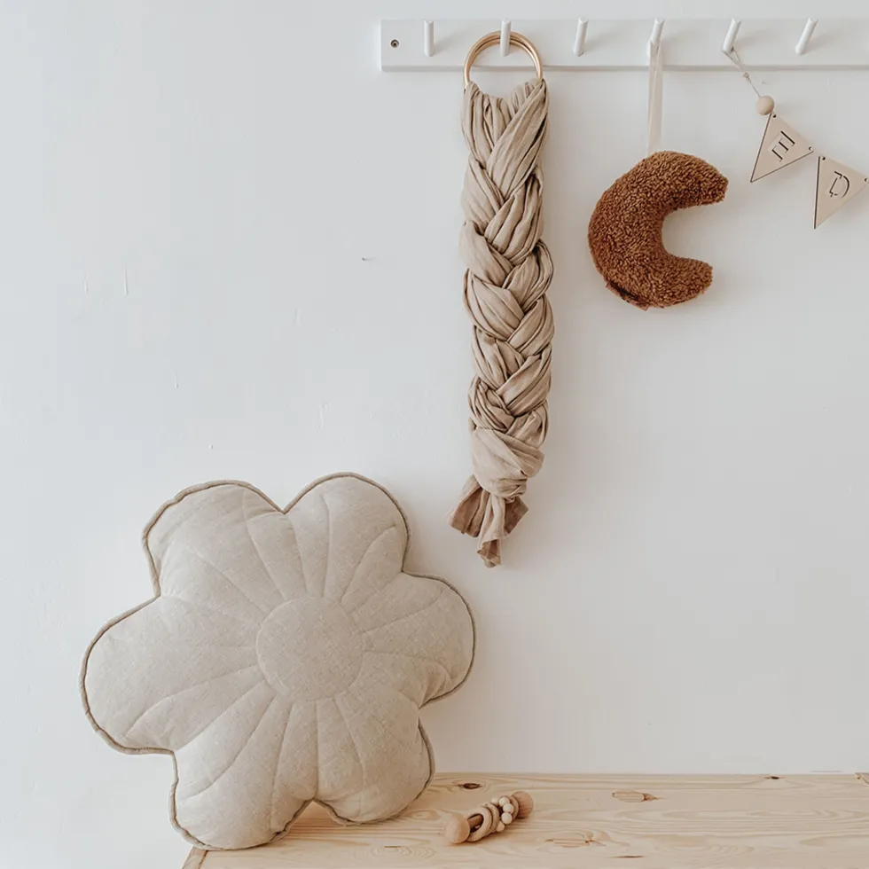 Coussin fleur en lin lys de sable - Moi Mili