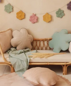 Coussin fleur en velours yucca crème - Moi Mili