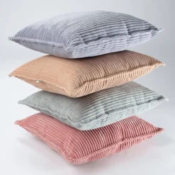 Coussin rectangulaire en velours côtelé peppermint green 55x33cm Bolster - Wigiwama