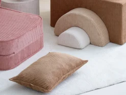 Coussin rectangulaire en velours côtelé toffee 55x33cm Bolster - Wigiwama