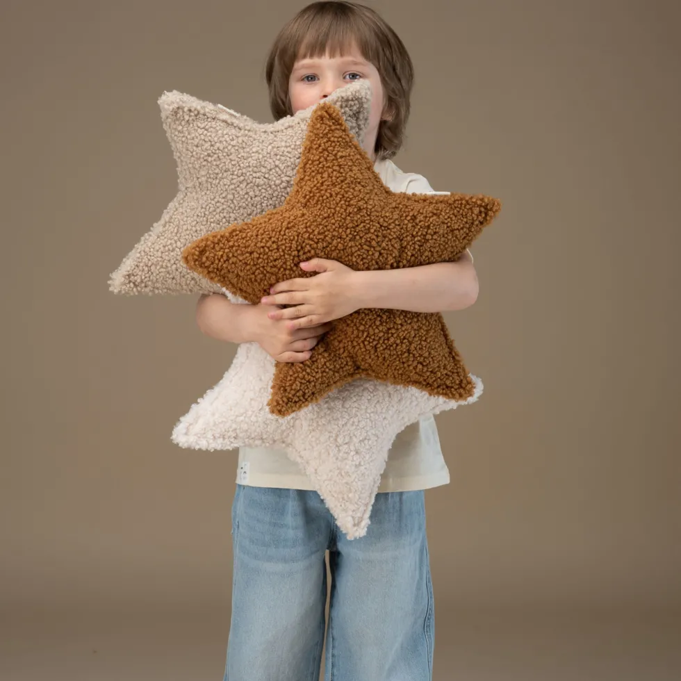 Coussin étoile en sherpa bouclé blanc 37x40x10cm Cushion - Wigiwama