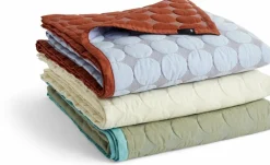 Couverture de lit vert olive 235 x 245 cm Mega Dot - HAY