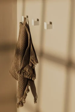 3 crochets à vêtements carré en acier blanc 3cm Palo - Metallbude