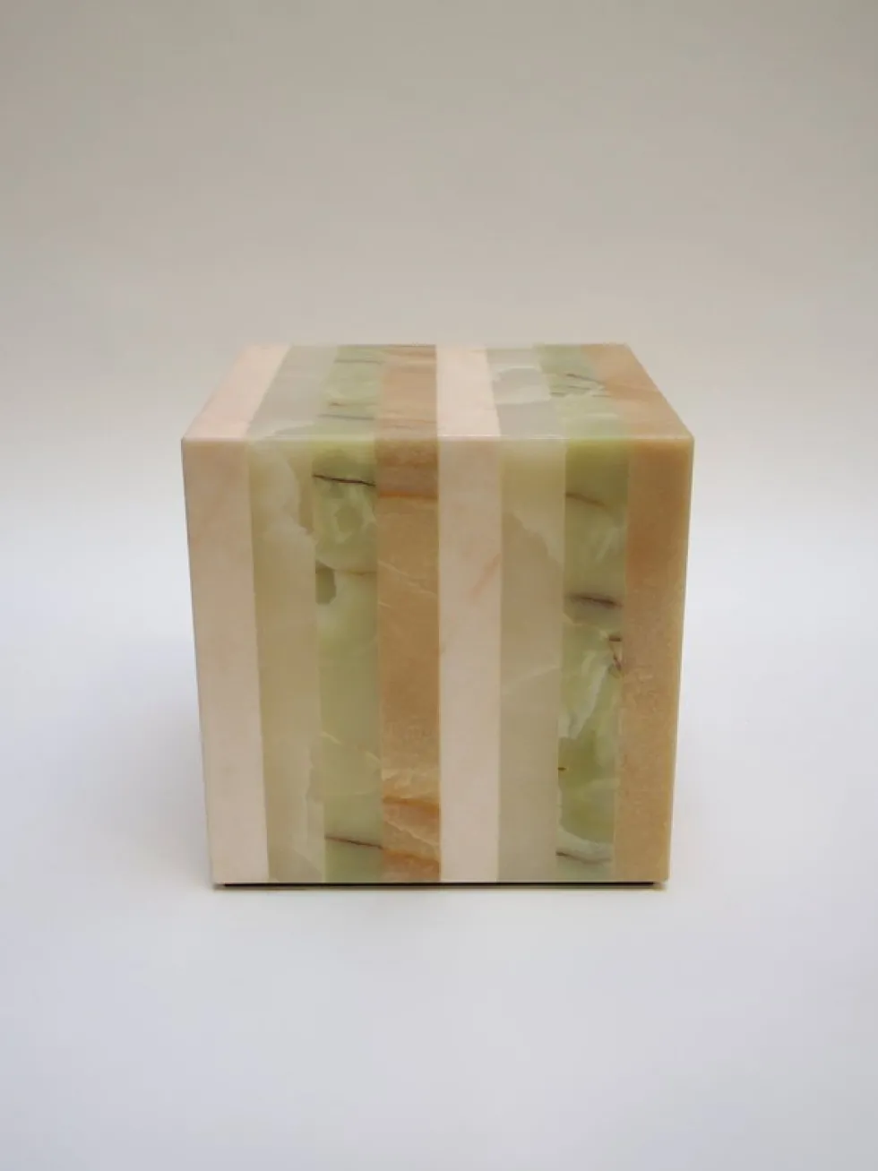 Cube en onyx 40x40x40cm Helena - Studio Gaïa