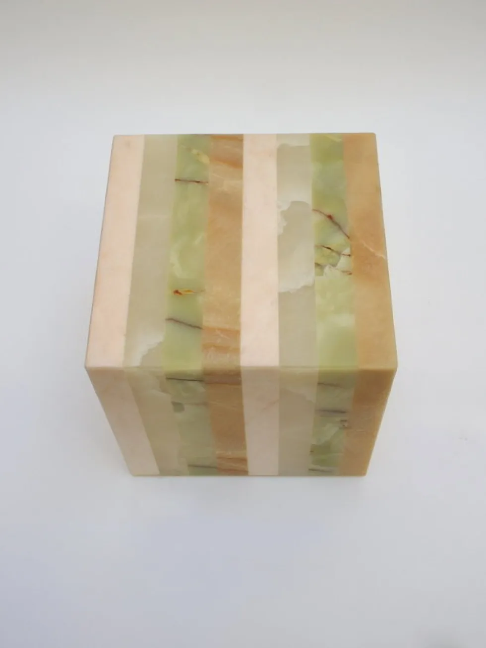 Cube en onyx 40x40x40cm Helena - Studio Gaïa