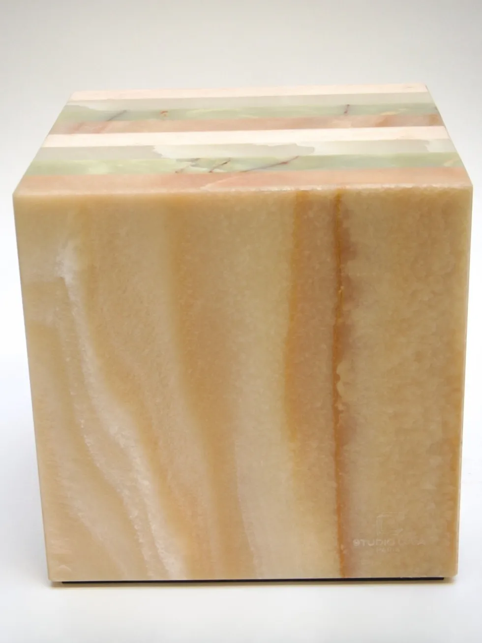 Cube en onyx 40x40x40cm Helena - Studio Gaïa