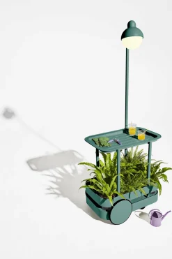 Desserte avec lampadaire en aluminium vert sauge 78 x 55 cm Jolly Trolley- Fatboy