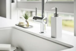 Distributeur de savon blanc slim Tower - Yamazaki
