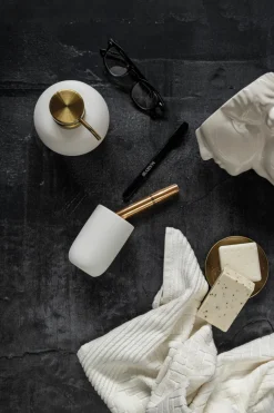 Distributeur de savon en céramique blanche H13 cm Lotus - Mette Ditmer