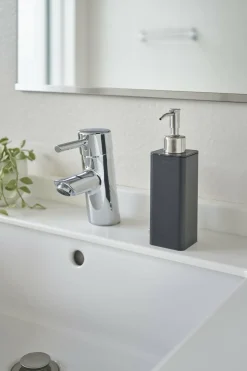 Distributeur de savon noir slim Tower - Yamazaki