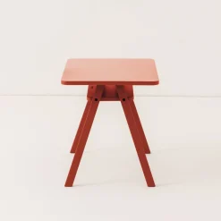 Ensemble bureau enfant avec 1 chaise en bois de hêtre massif rouge Growing Green - Nobodinoz