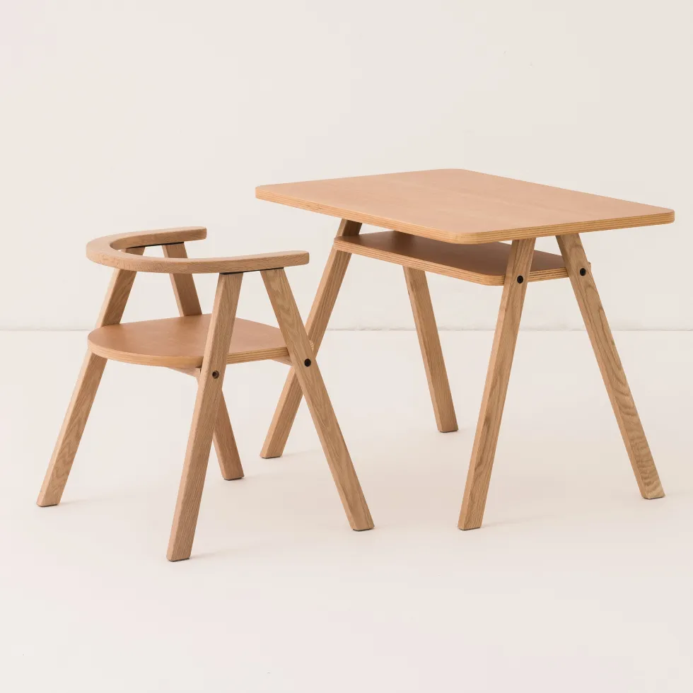 Ensemble bureau enfant avec 1 chaise en chêne massif naturel Growing Green - Nobodinoz