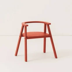 Ensemble bureau enfant avec 2 chaises en bois de hêtre massif rouge Growing Green - Nobodinoz