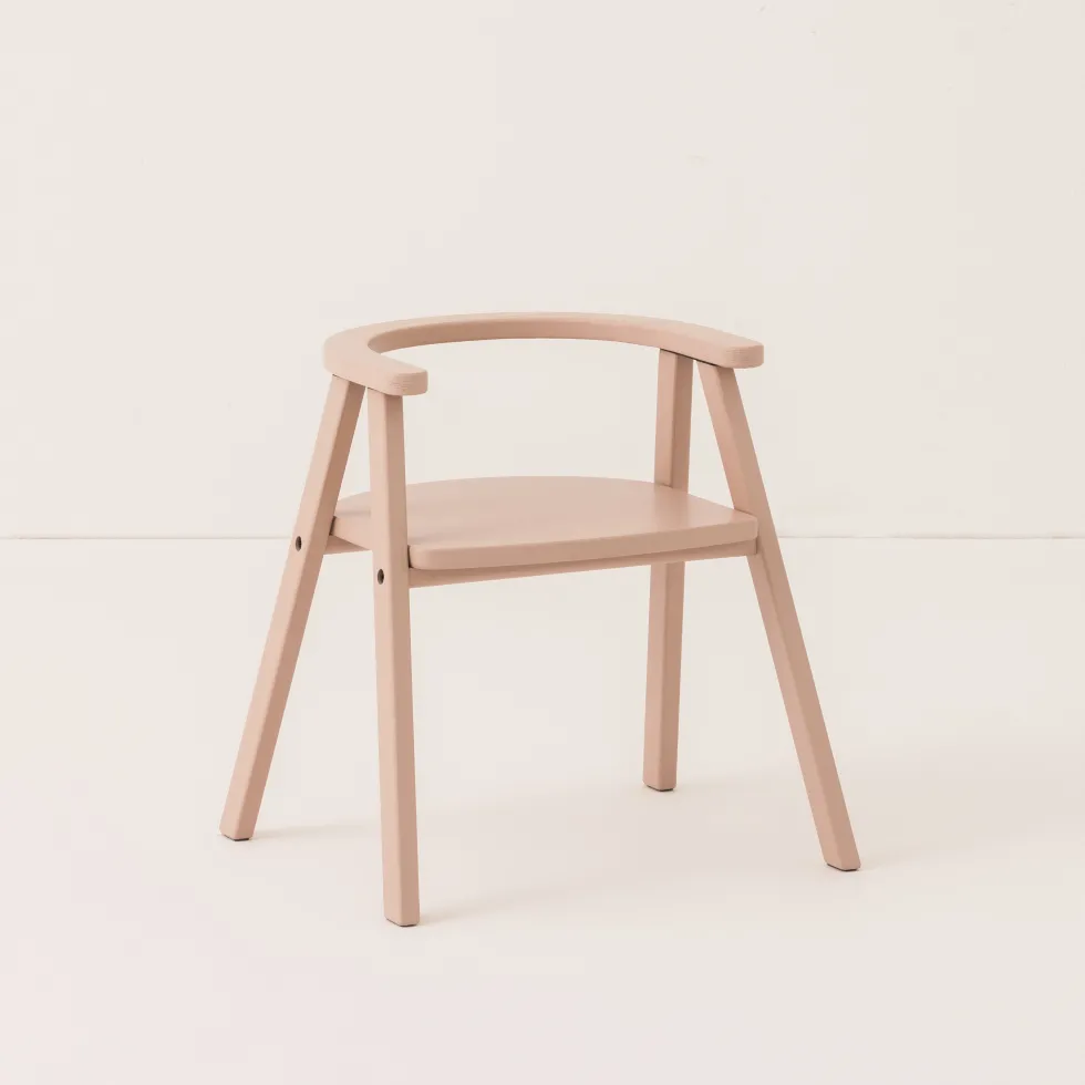 Ensemble bureau enfant avec 2 chaises en bois de hêtre massif rose blush Growing Green - Nobodinoz